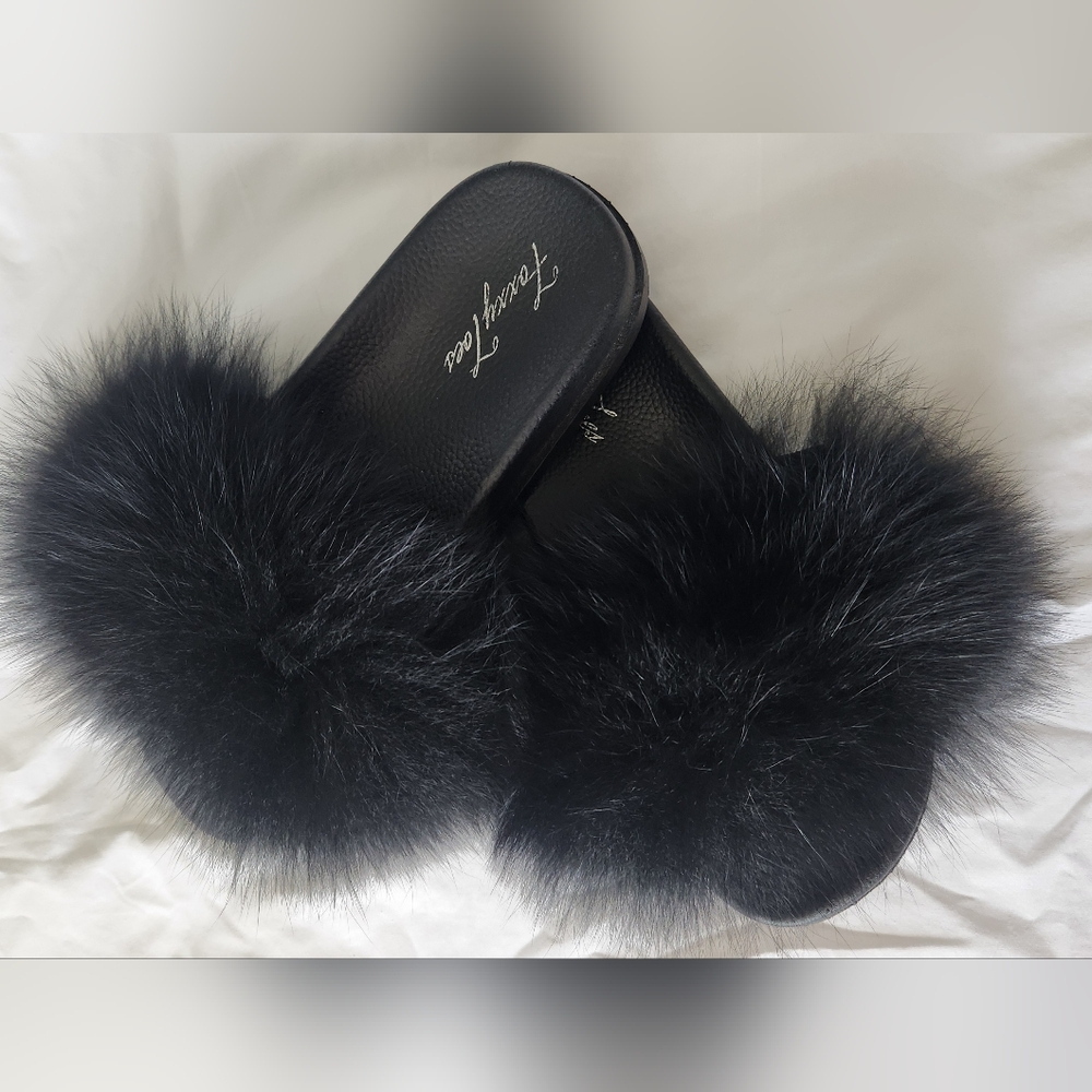 Foxxy Toes Black Fur Sandals/Slippers